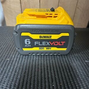 DeWalt FlexVolt 6AH Battery-like new